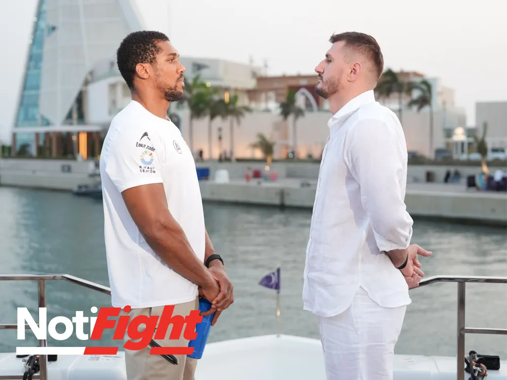 Anthony Joshua y Kristian Prenga